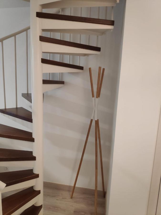Spiral Stairs Duplex Apartment Figueres  Exterior foto